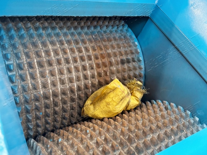 對輥破碎機 對輥破碎機